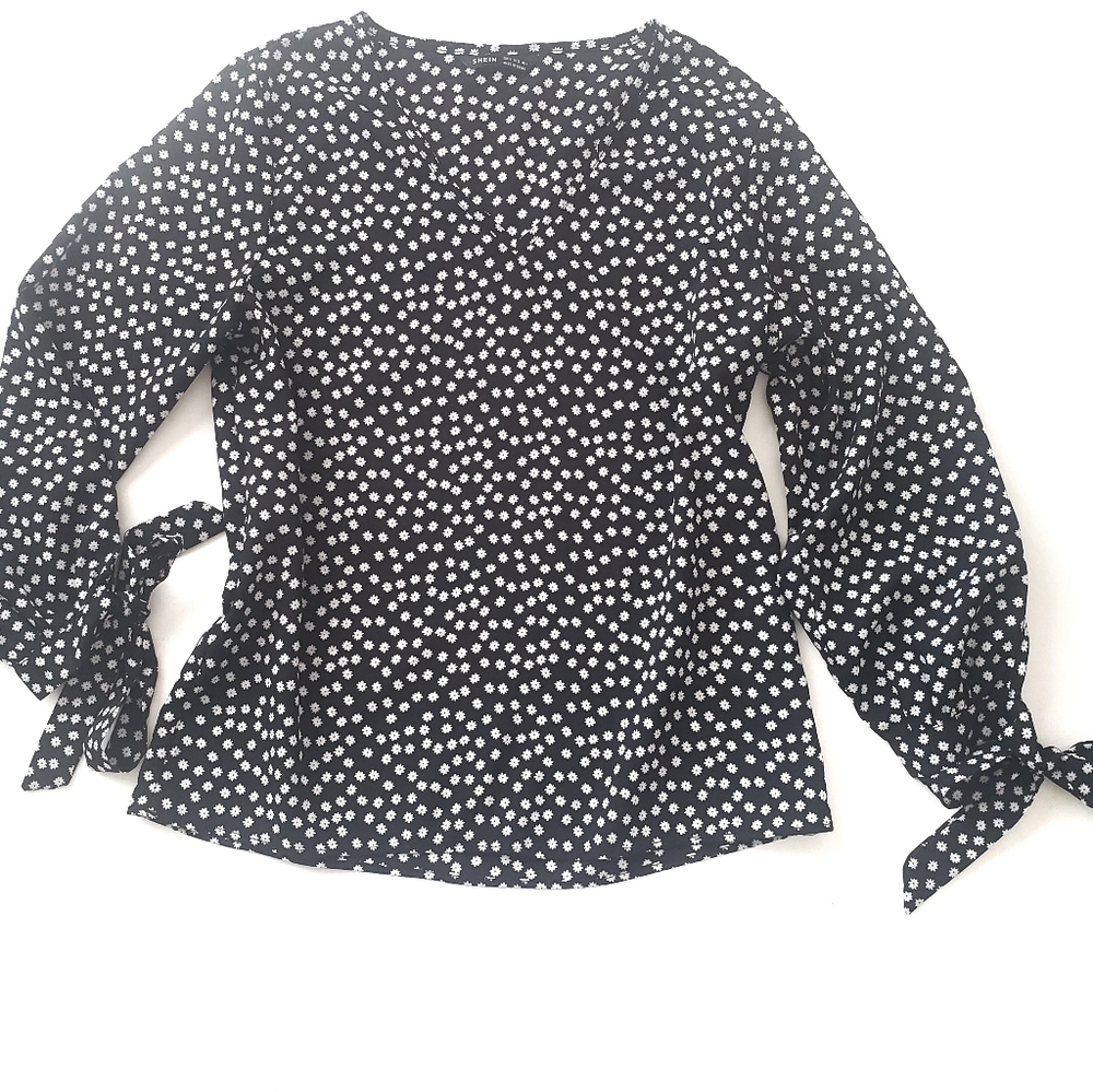 Shein Ditsy Floral Knotted Cuff Blouse Black Sz 6